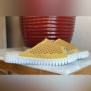 ILSE JACOBSEN Tulip Sandals Slides Golden Rod Yellow Women’s Shoes EU 39 US 8.5